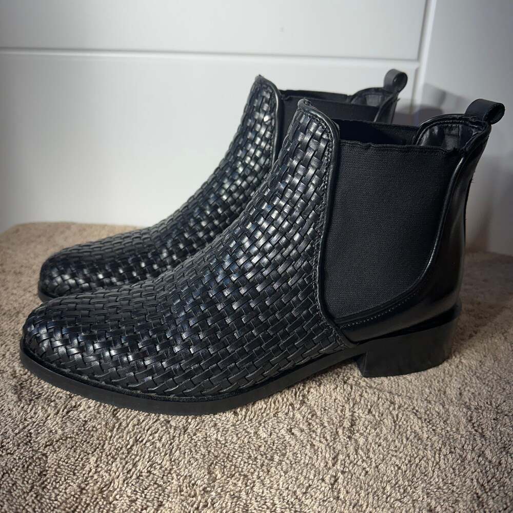 Medici Ladies Black Woven Leather Chelsea Boots